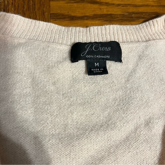 J. Crew V-Neck Boyfriend Sweater Cashmere in Light Pink Sz M Relaxed Fit - Picture 6 of 12